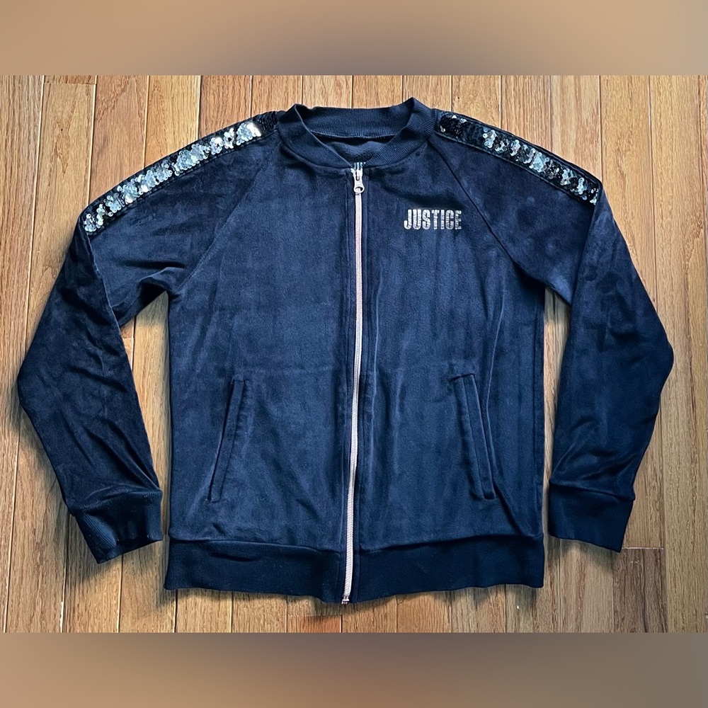 Justice black velour zip up sweatshirt, sequins on arms
girls size 10